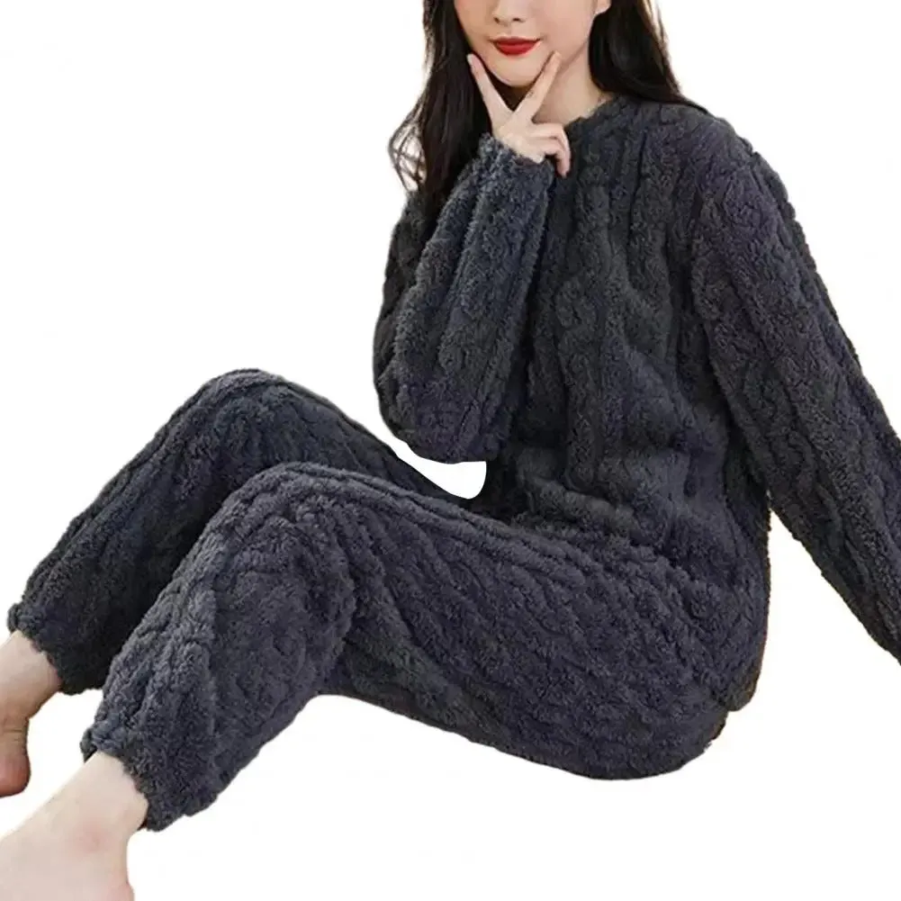 Stylish Crew Neck Pajamas Winter Pajama Set Stylish Comfortable Winter Pajamas Warm Plush 2-piece Sleepwear for Women for Autumn