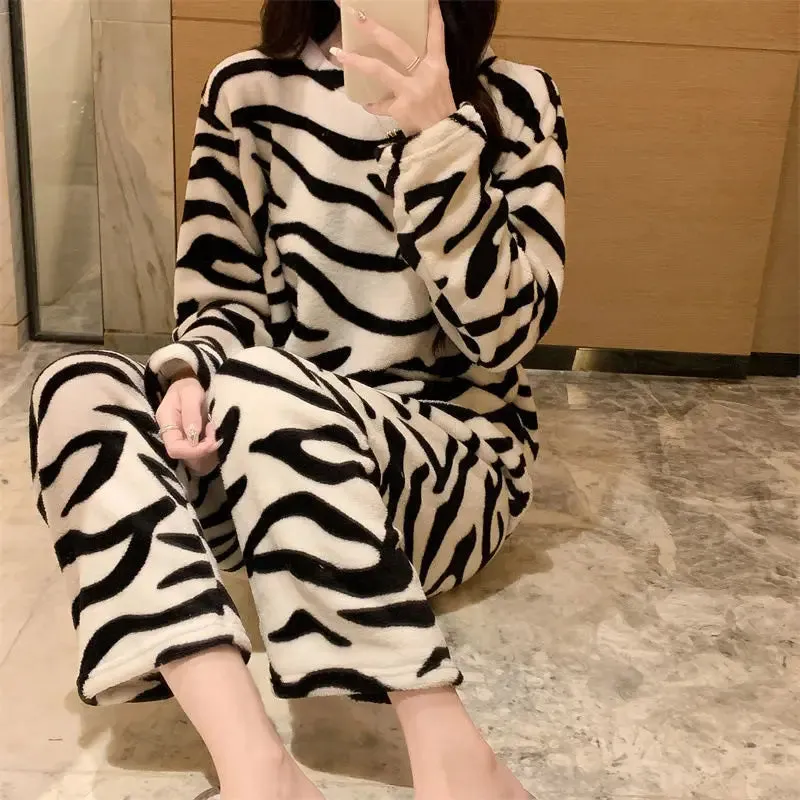 Trendy Women's Zebra Print Pajama Set - Cozy Fleece Sleepwear